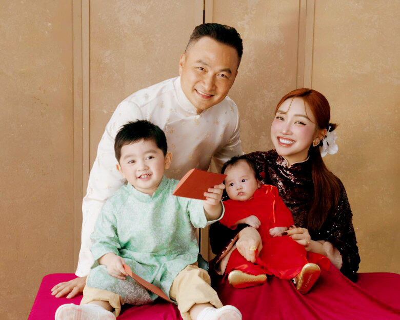 Diễn viên Chi Bảo ở tuổi 52 sở hữu bất động sản trải từ Bắc vào Nam, phong độ bên vợ đẹp kém 16 tuổi - Ảnh 13.