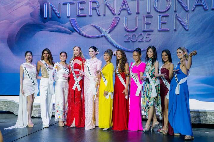 Hà Tâm Như nổi bật bên cạnh các thí sinh quốc tế.