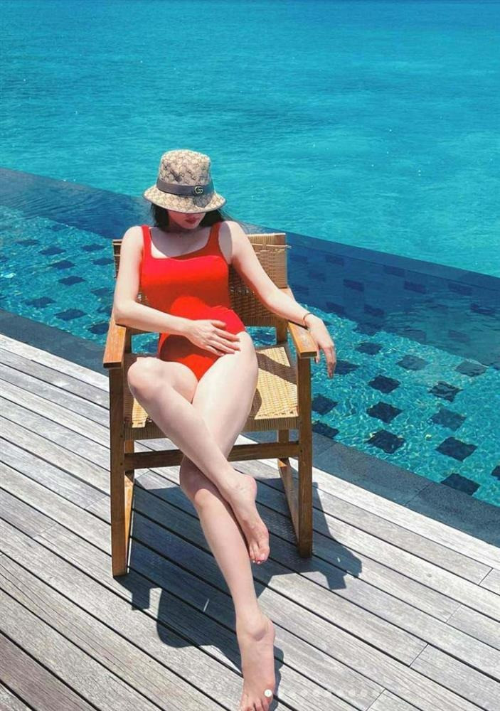 Kaity Nguyễn bị chê 1m55 vào vai tiếp viên ngoài đời như 1m75 nhờ có chiêu hack dáng