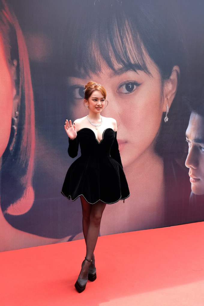 Kaity Nguyễn bị chê 1m55 vào vai tiếp viên ngoài đời như 1m75 nhờ có chiêu hack dáng