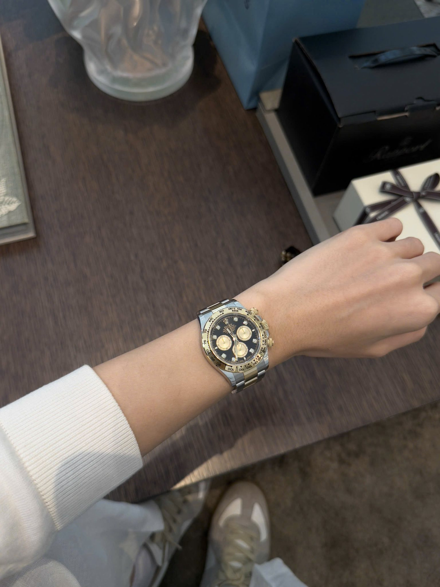 Kỳ Duyên lại vui vui tậu đồng hồ giá gần 1 tỷ đồng bổ sung vào BST hàng hiệu khét mù