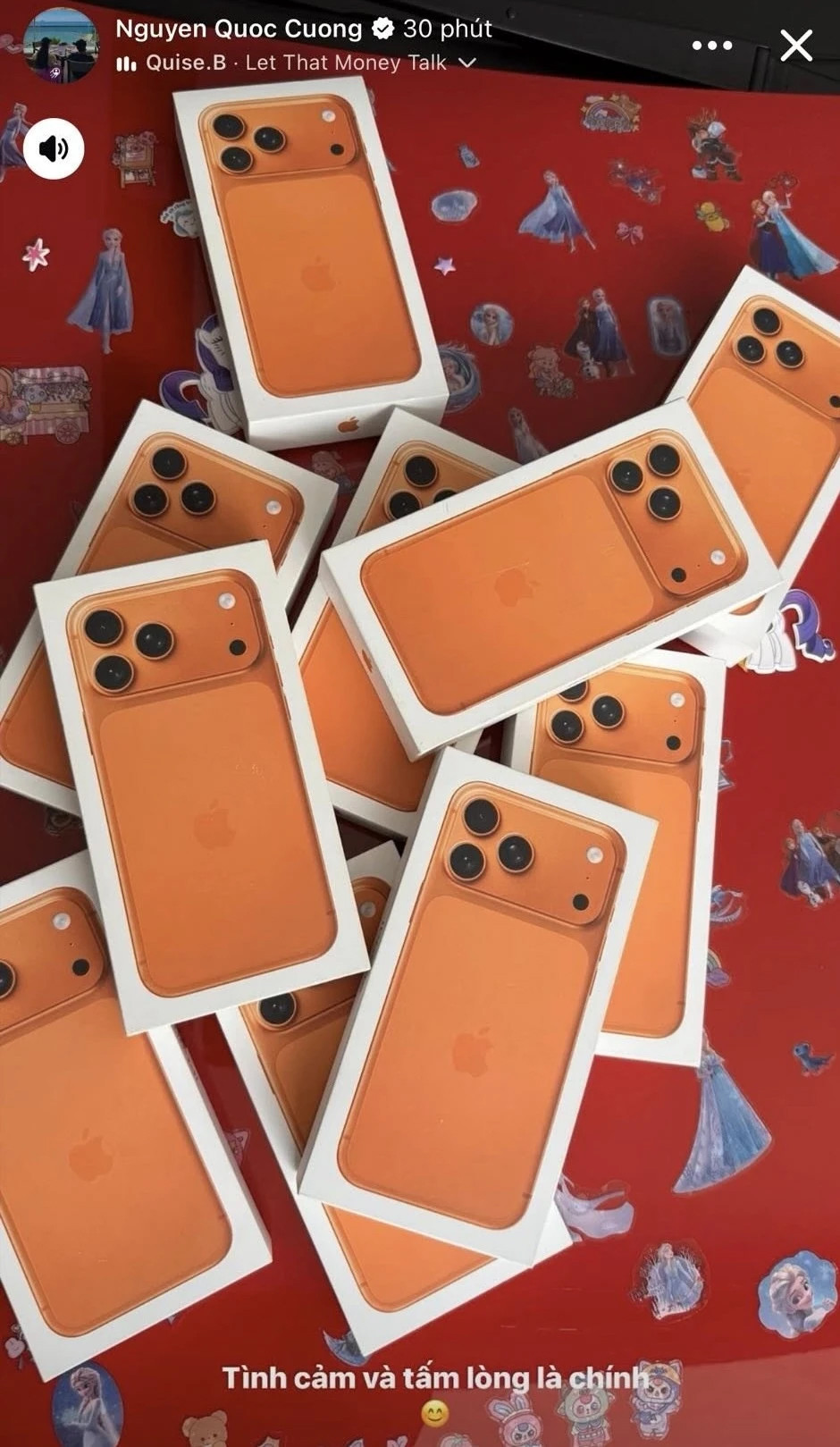 Bất ngờ danh tính đại gia Việt chi khủng mua iPhone 17 tặng bạn bè và nhân viên