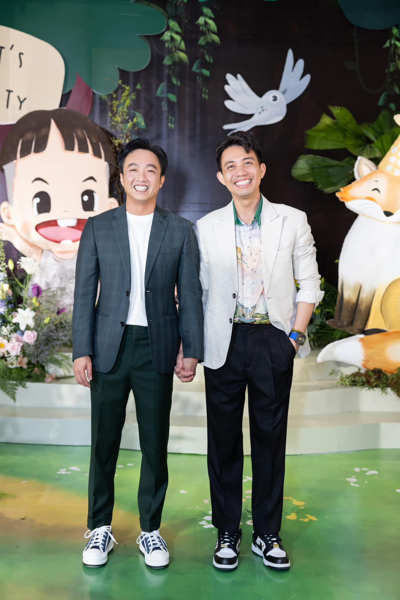 Bất ngờ danh tính đại gia Việt chi khủng mua iPhone 17 tặng bạn bè và nhân viên