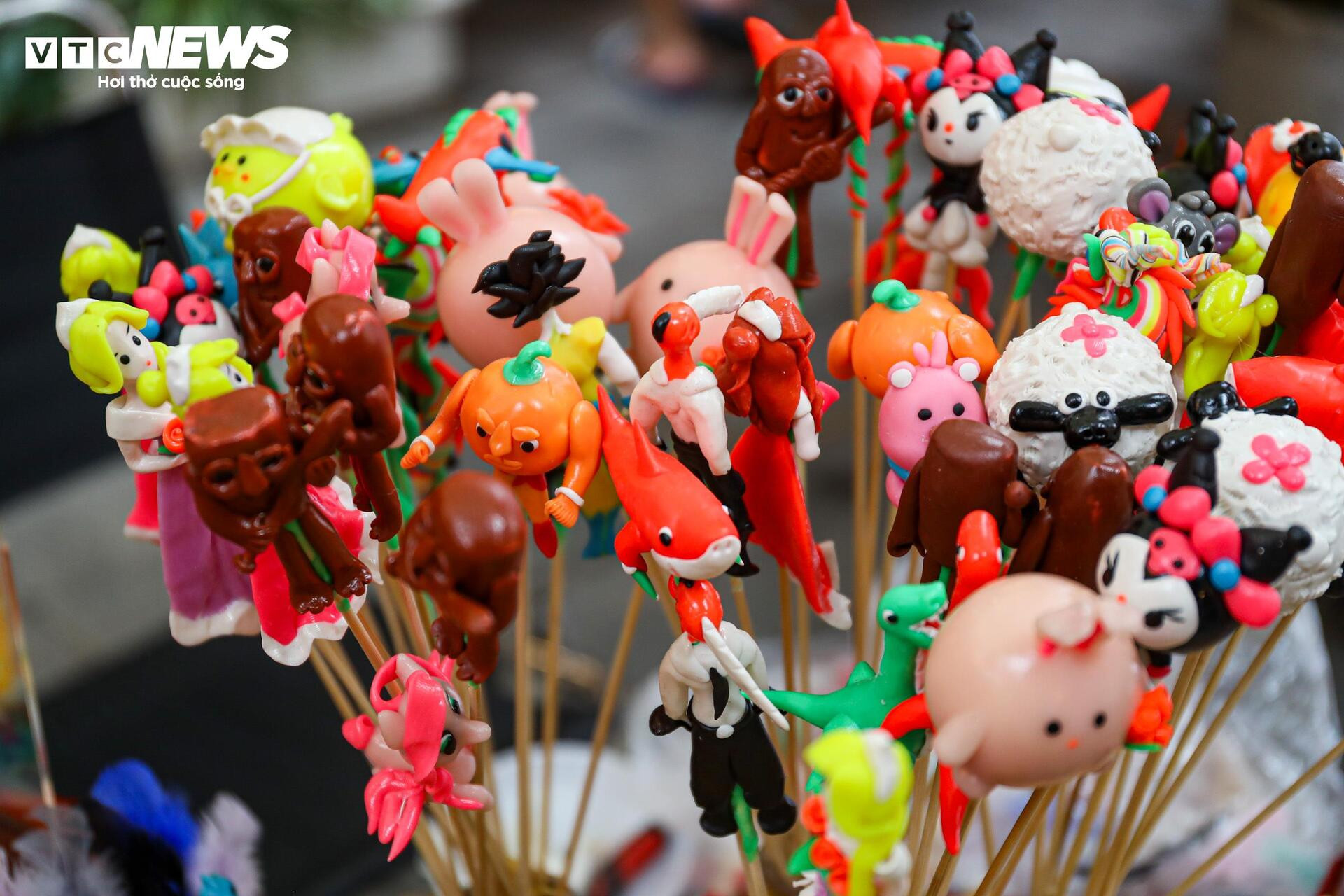 Đồ chơi trung thu thất truyền giá bạc triệu hút khách - 16