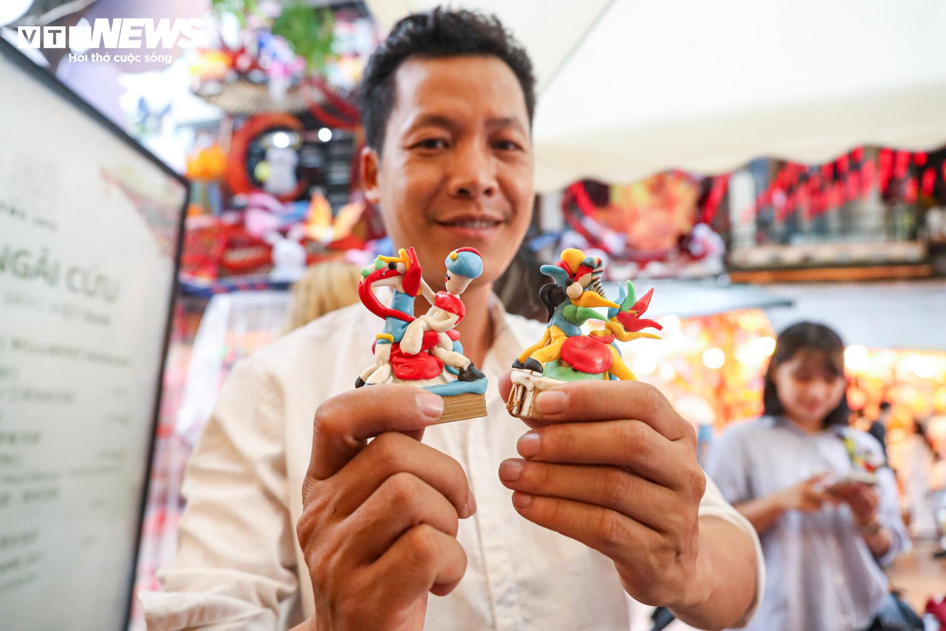 Đồ chơi trung thu thất truyền giá bạc triệu hút khách - 3