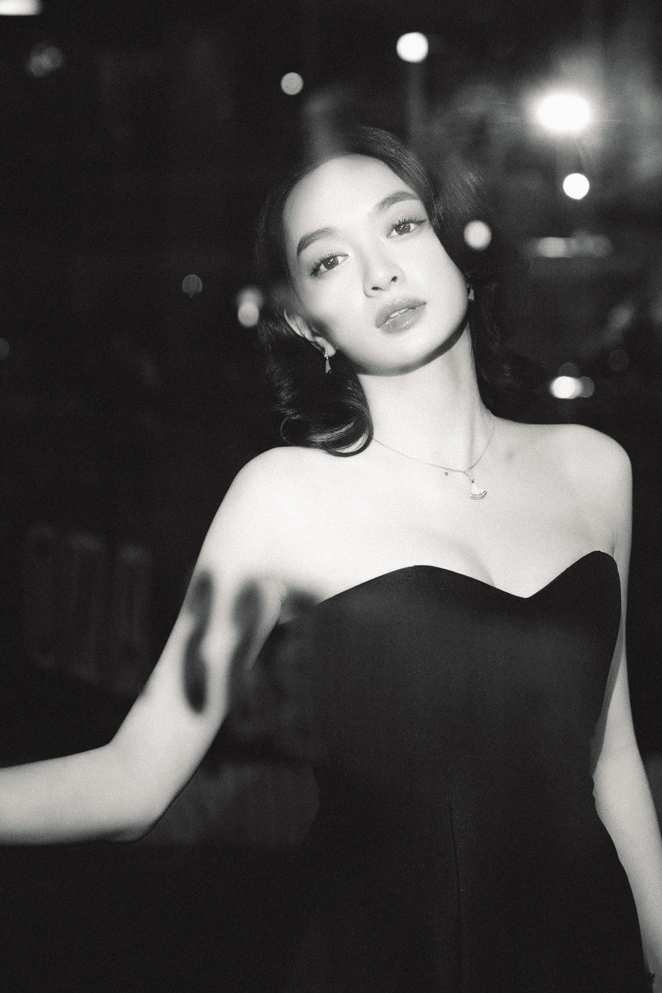 Mỹ nhân 'Tử chiến trên không' sở hữu chiều cao mét rưỡi nhưng vẫn có nhan sắc rực rỡ không thua ai - Ảnh 10.