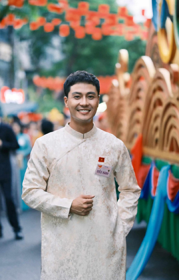 Đời tư Thanh Sơn - nam chính