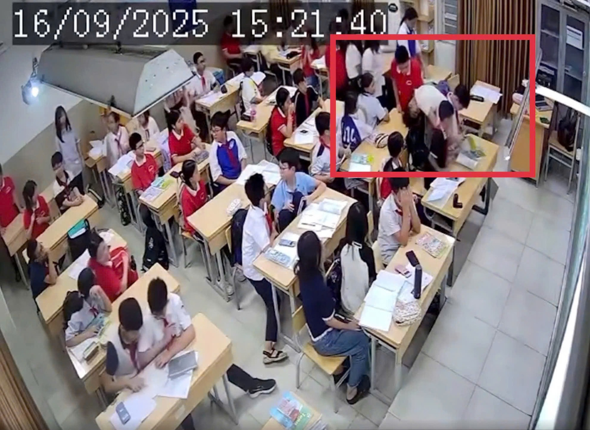 hoc sinh lop 7 tum toc.jpg