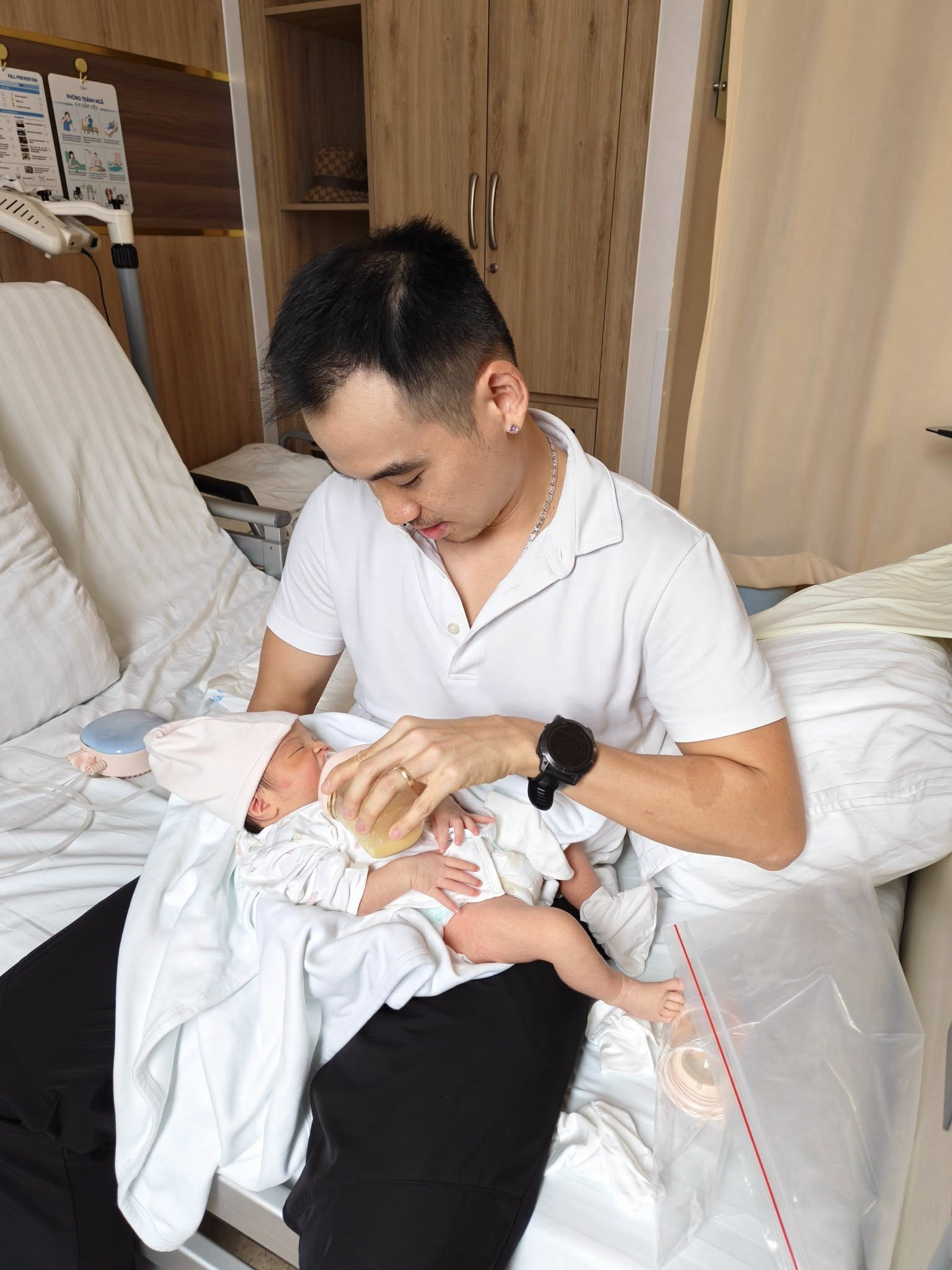 Con gái đầu lòng của HHen Niê sở hữu đặc điểm giống hệt mẹ