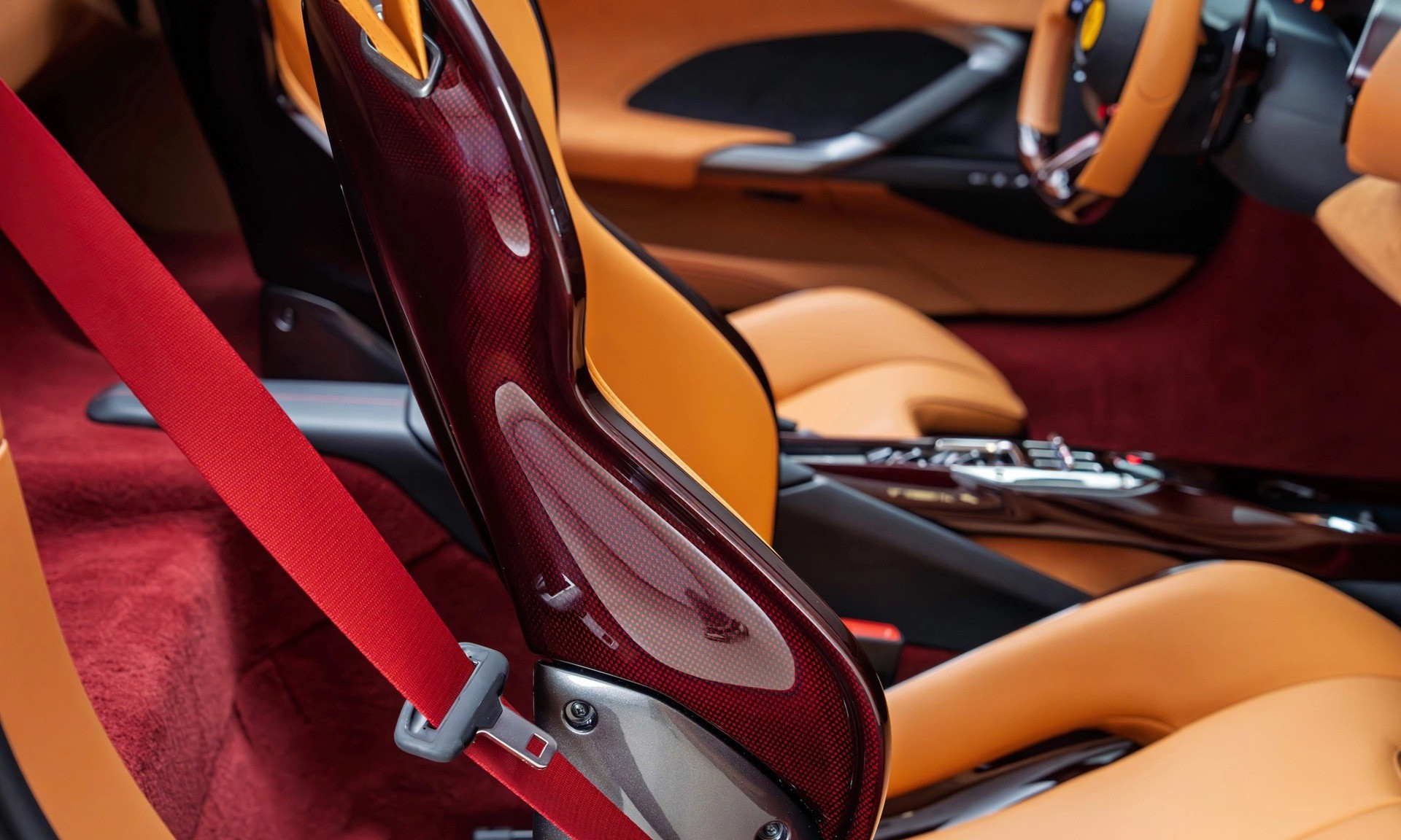 Ferrari 296 GTS 4.jpg