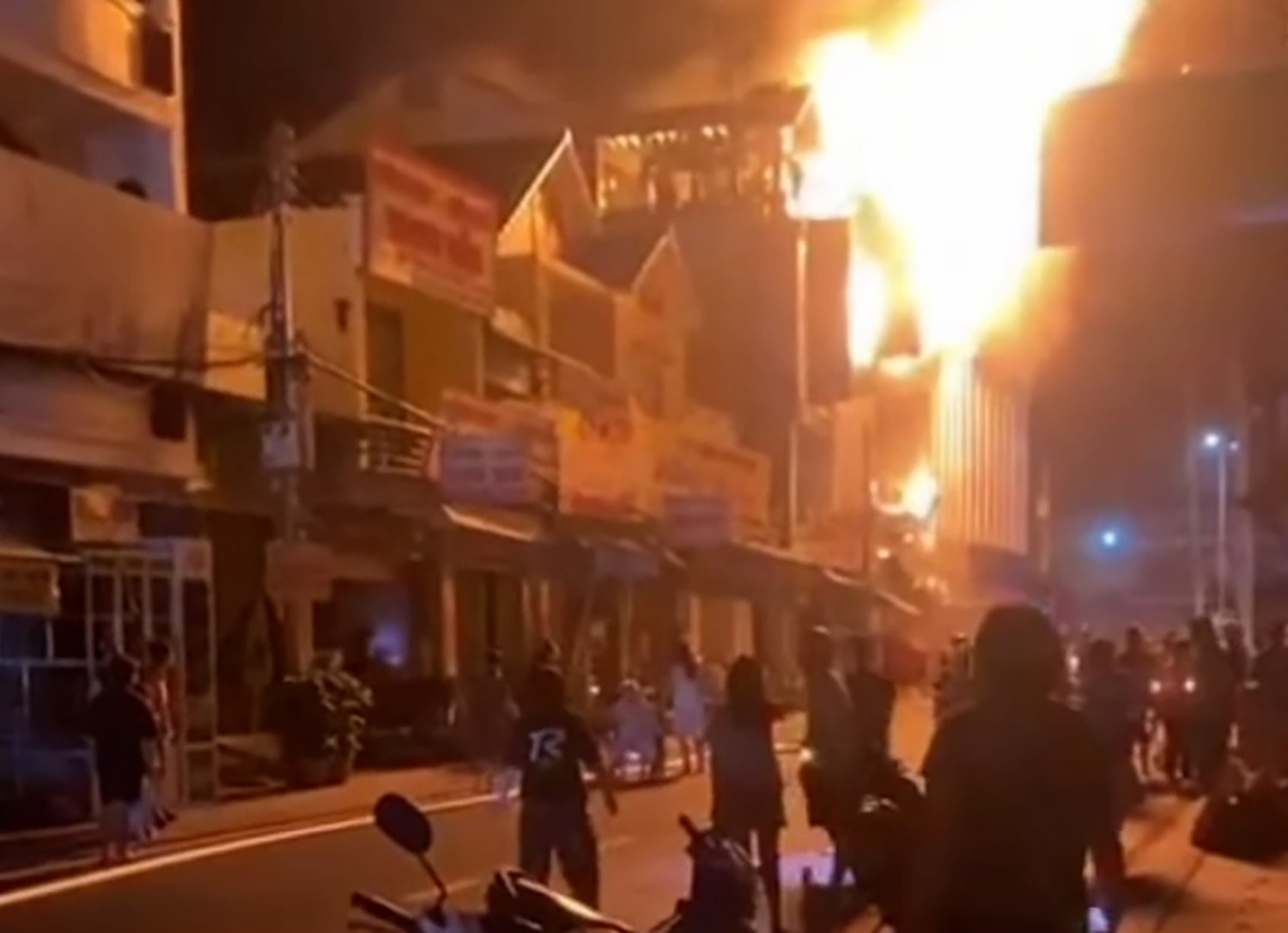 cháy ở Năm Căn 1.jpg