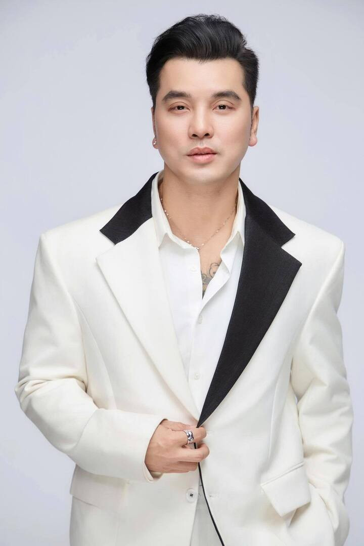 Ưng Hoàng Phúc khẳng định không quảng cáo thương hiệu gây tranh cãi.