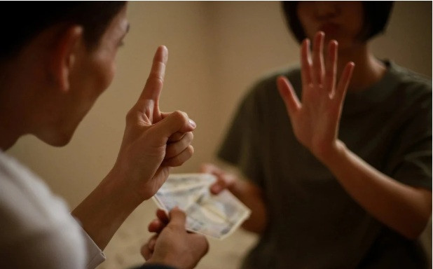 Sau khi nghỉ hưu, mẹ tôi tính chia tài sản cho con: Sém chút tình cảm anh em tôi rạn nứt - Ảnh 1.