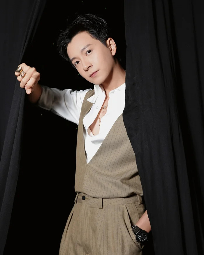 Ca sĩ Ngô Kiến Huy trở lại với âm nhạc với nhiều bất ngờ - Ảnh 1.