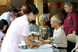 Nên để tiền tiết kiệm cho con cái hay để dưỡng già?: Người già thông minh sẽ làm theo cách này! - Ảnh 4.