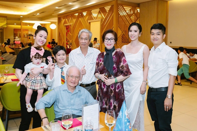 Nhật Kim Anh nói gì khi bị so sánh với bạn gái mới của chồng