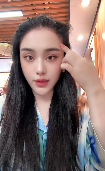 Cận gương mặt Lâm Khánh Chi sau khi sang Thượng Hải đại trùng tu nhan sắc lần n