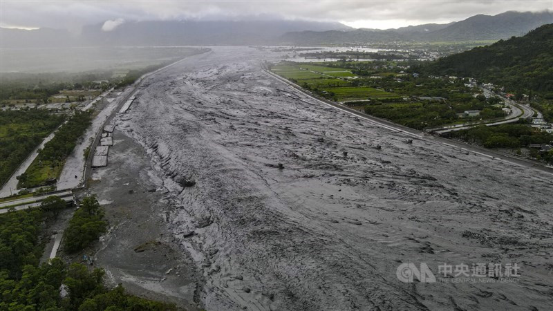 Chùm ảnh: Tình hình Philippines, Trung Quốc dọc đường đi của siêu bão Ragasa - Ảnh 6.
