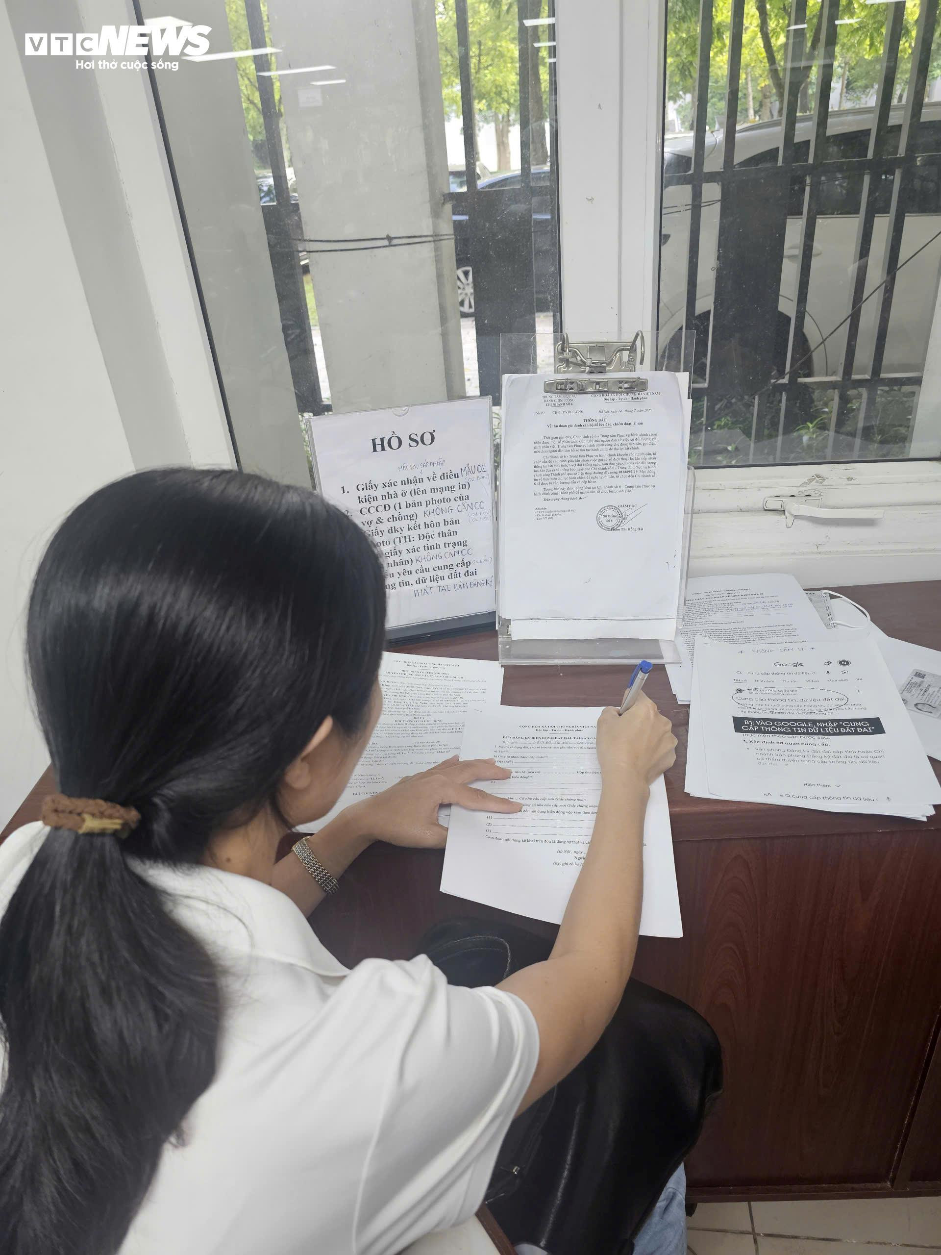 ‘Cò’ giăng lưới bủa vây, người mua nhà xã hội ‘dính’ bất cứ lúc nào - 2