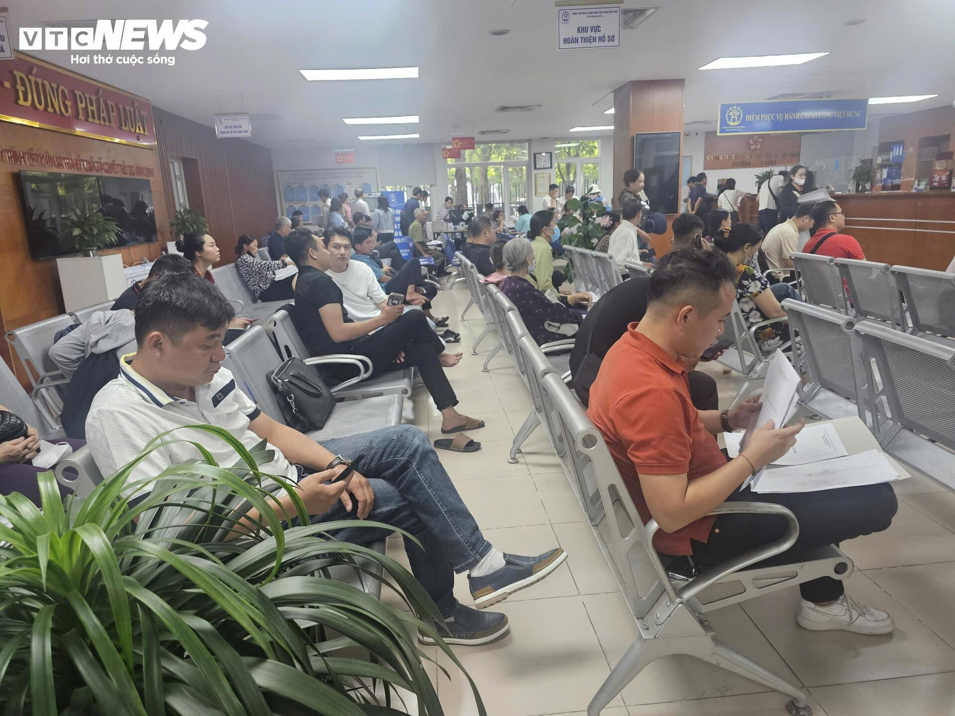 ‘Cò’ giăng lưới bủa vây, người mua nhà xã hội ‘dính’ bất cứ lúc nào - 7