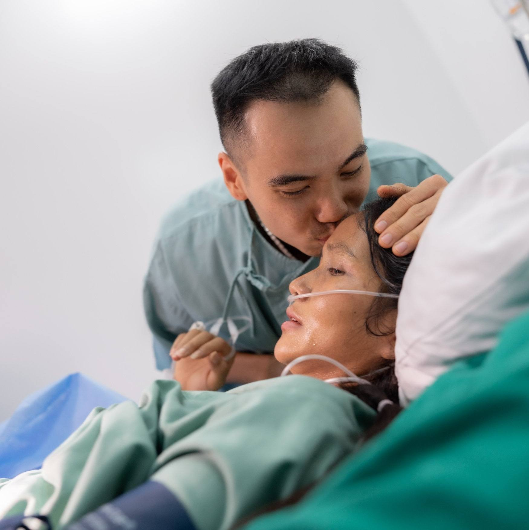 HHen Niê review phòng sinh ở bệnh viện 5sao chí phi đắt đỏ đón con đầu lòng