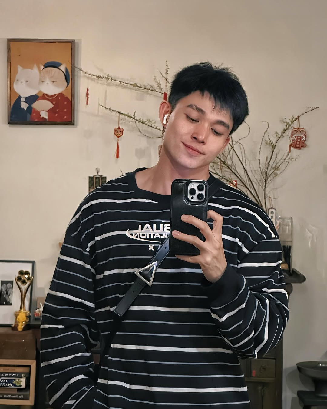 Tổ ấm rộng 75m2 của Jun Phạm, nơi chữa lành cực chill - Ảnh 2.