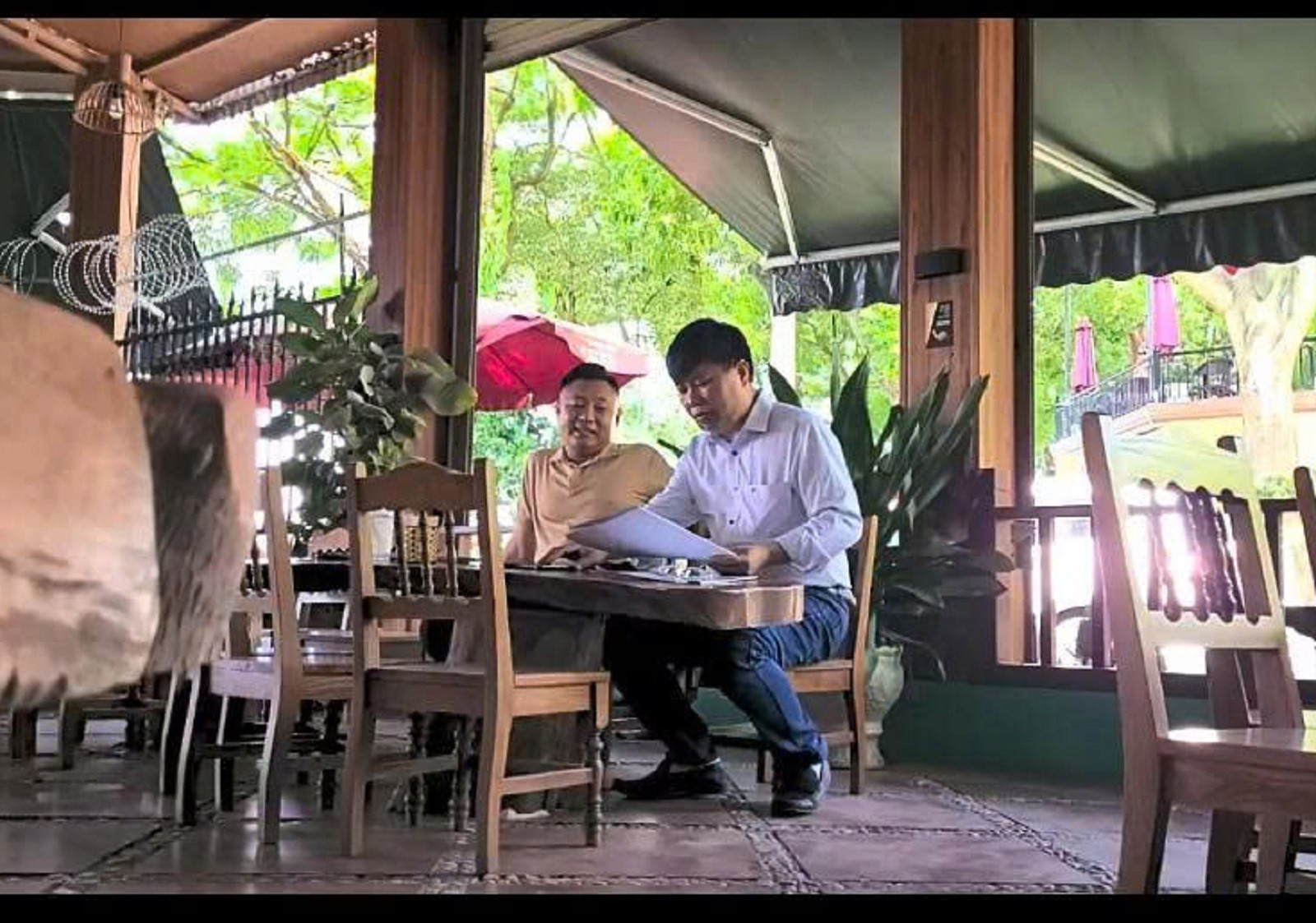 Bị lừa mất tiền, người mua nhà ở xã hội vẫn nghĩ ‘cò’ đã giúp mình - 7