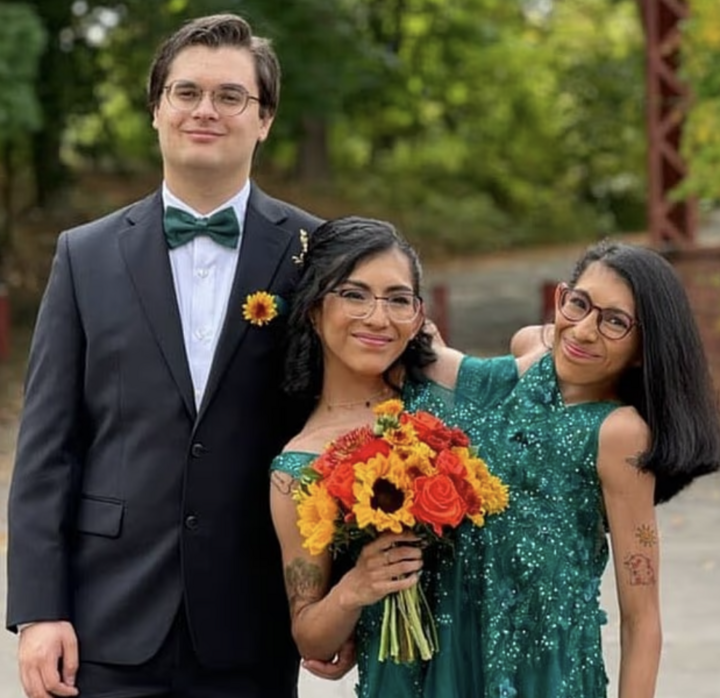 Cặp song sinh dính liền Carmen và Lupita Andrade chia sẻ về cách họ vượt qua các ranh giới - đặc biệt là từ khi Carmen kết hôn với Daniel McCormack.