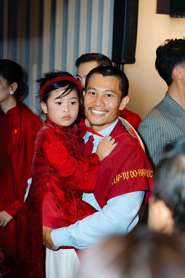 Tiểu đội trưởng Tạ 'Mưa đỏ' kể chuyện về con gái nhỏ khiến khán giả xúc động - Ảnh 3.