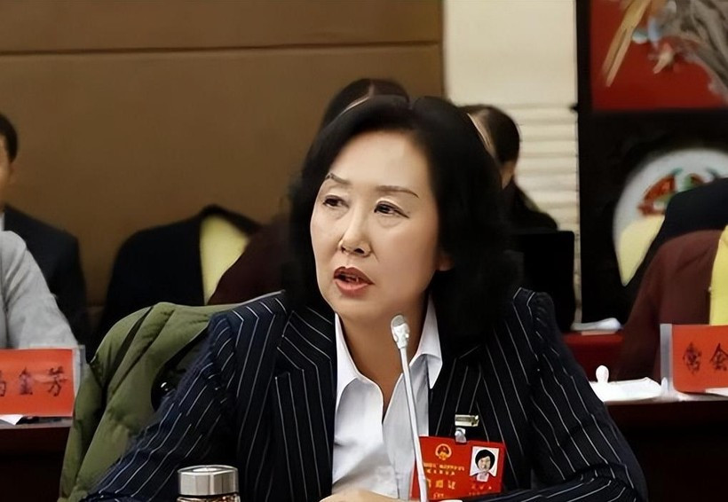 ngo le hoa noi tieng xinh dep va dam loan 5473.jpeg