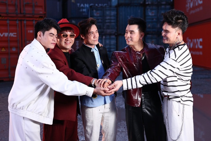 Nhóm Ngũ Hổ Tướng vướng ồn ào quảng cáo web cá độ.