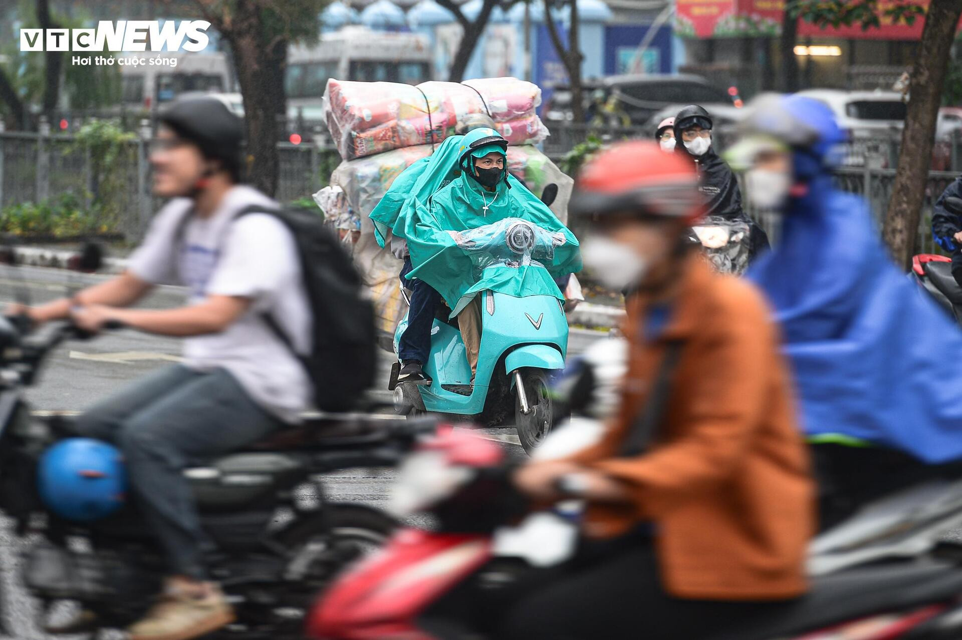 Hình ảnh giao thông khác lạ trên tuyến đường có camera AI giám sát - 21