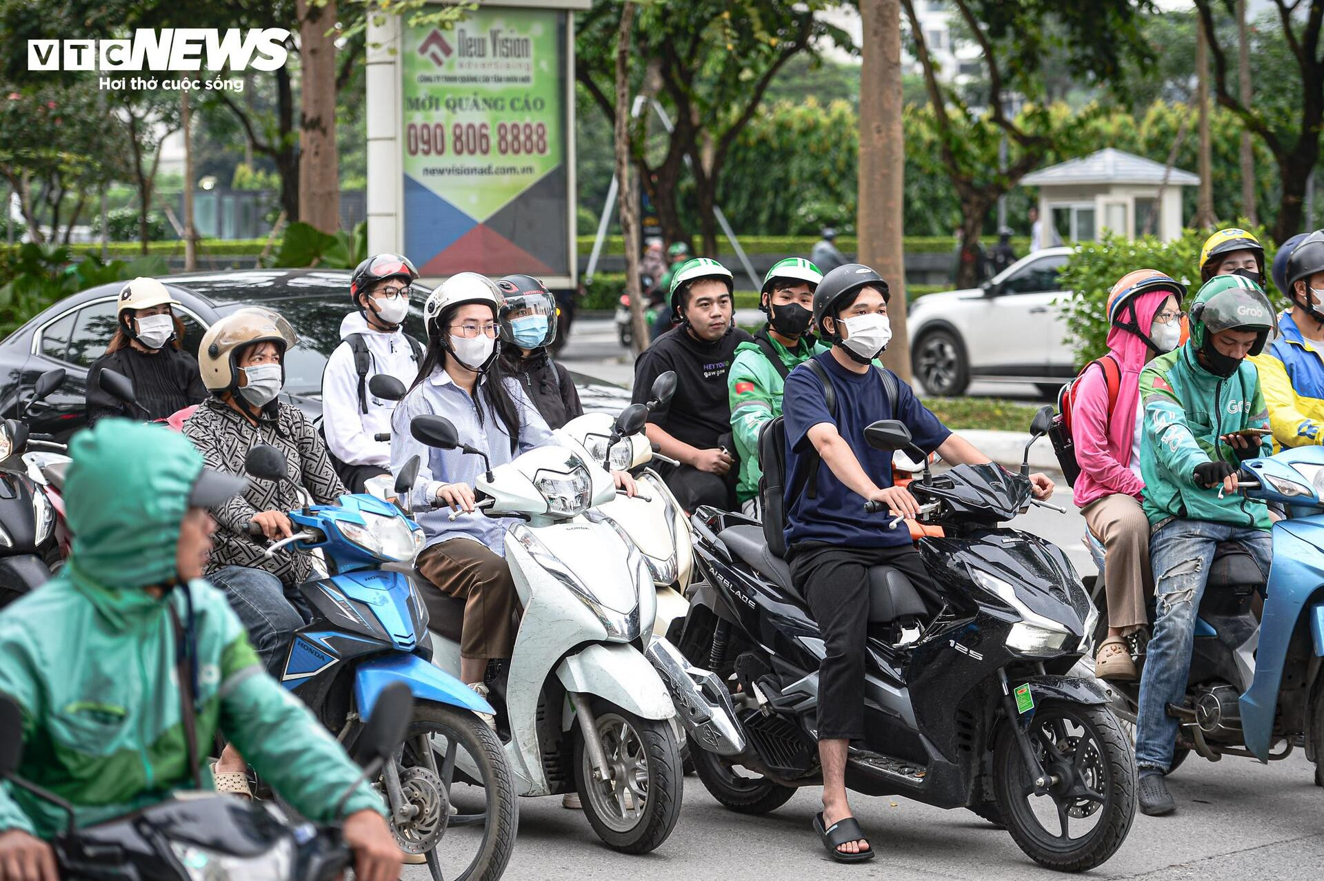 Hình ảnh giao thông khác lạ trên tuyến đường có camera AI giám sát - 2