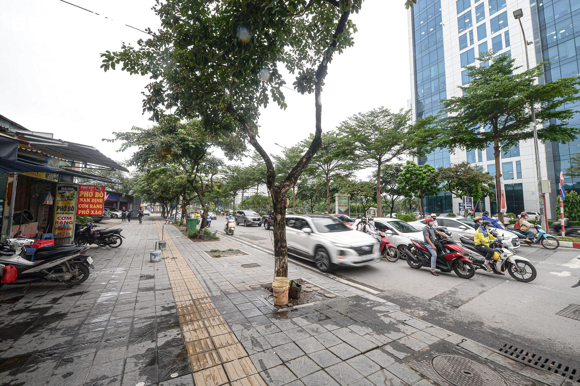 Hình ảnh giao thông khác lạ trên tuyến đường có camera AI giám sát - 10