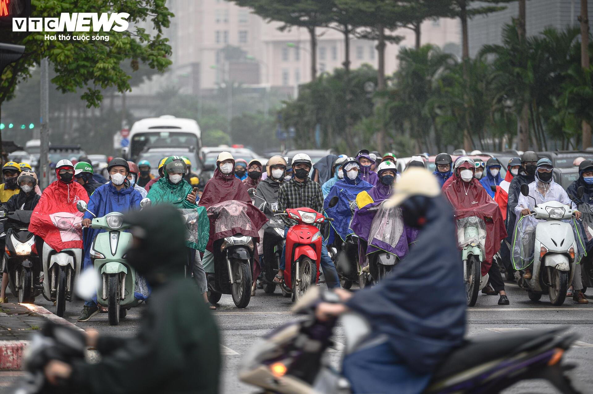 Hình ảnh giao thông khác lạ trên tuyến đường có camera AI giám sát - 20