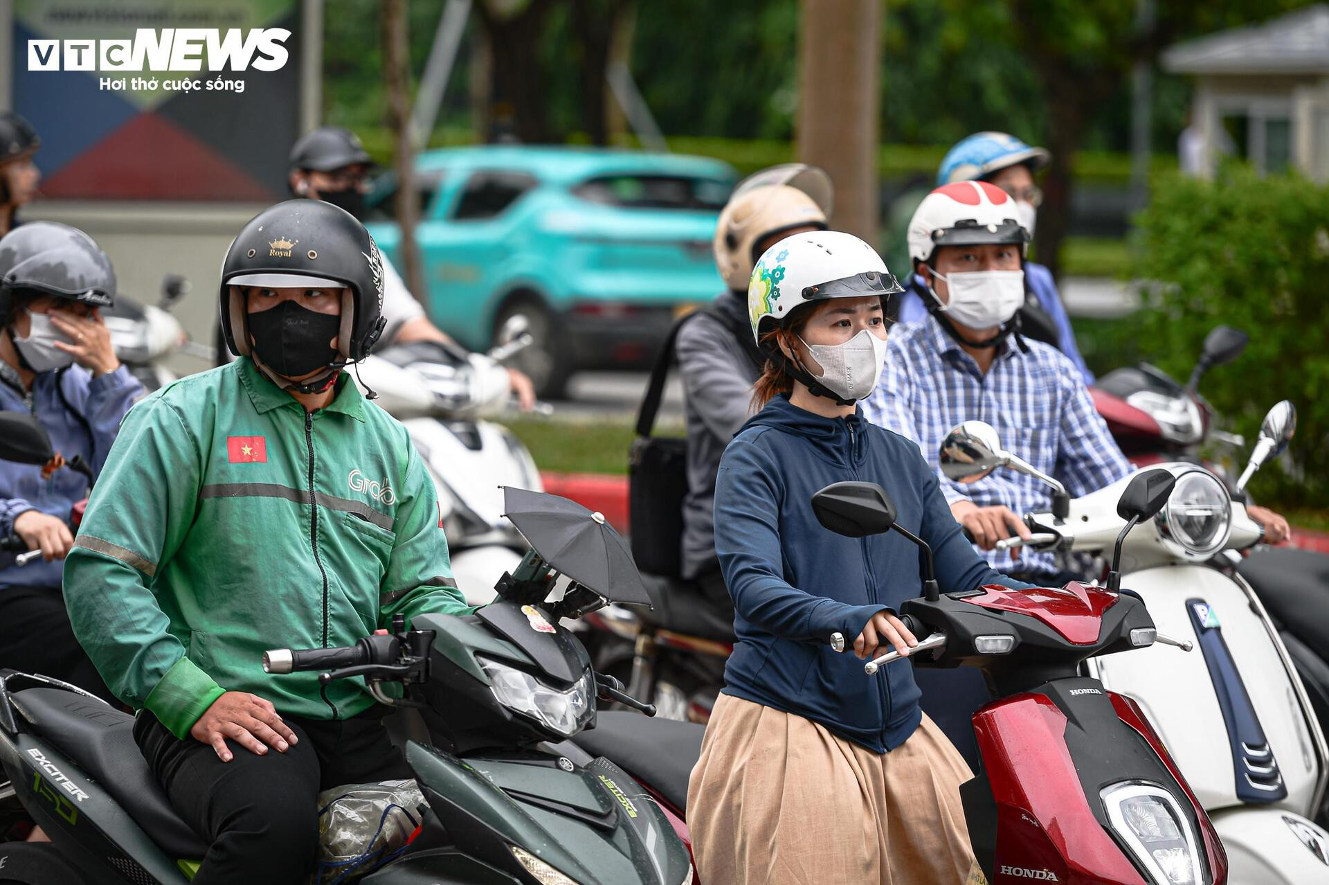 Hình ảnh giao thông khác lạ trên tuyến đường có camera AI giám sát - 12