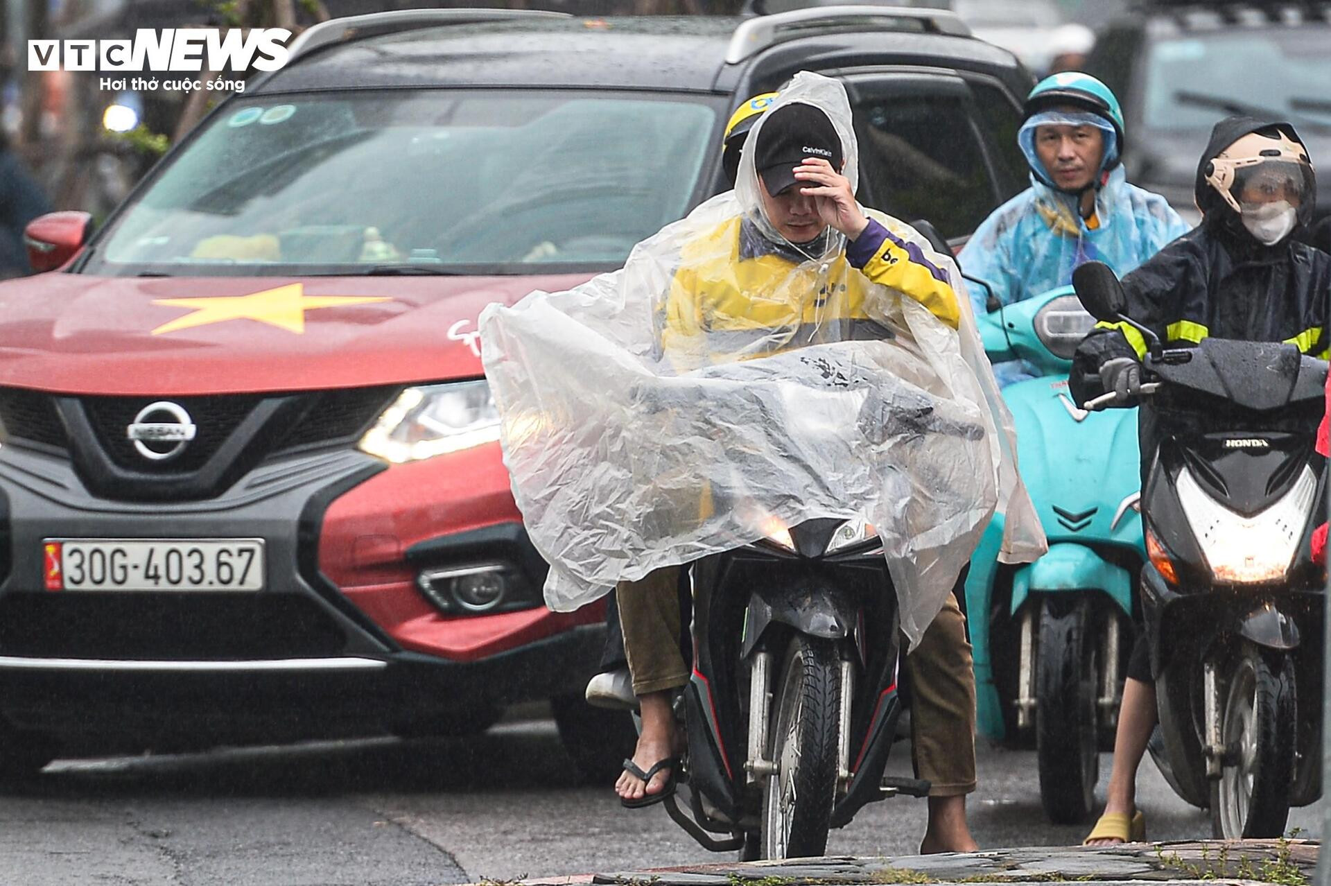 Hình ảnh giao thông khác lạ trên tuyến đường có camera AI giám sát - 17