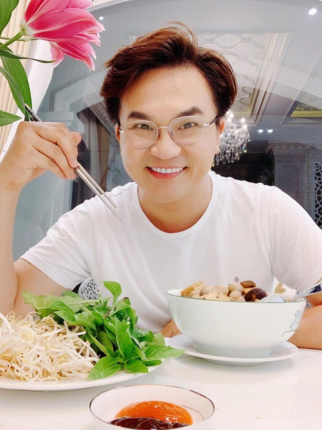 MC Đại Nghĩa: Hành trình nghệ thuật và cuộc sống ăn chay đầy cảm hứng - Ảnh 4.