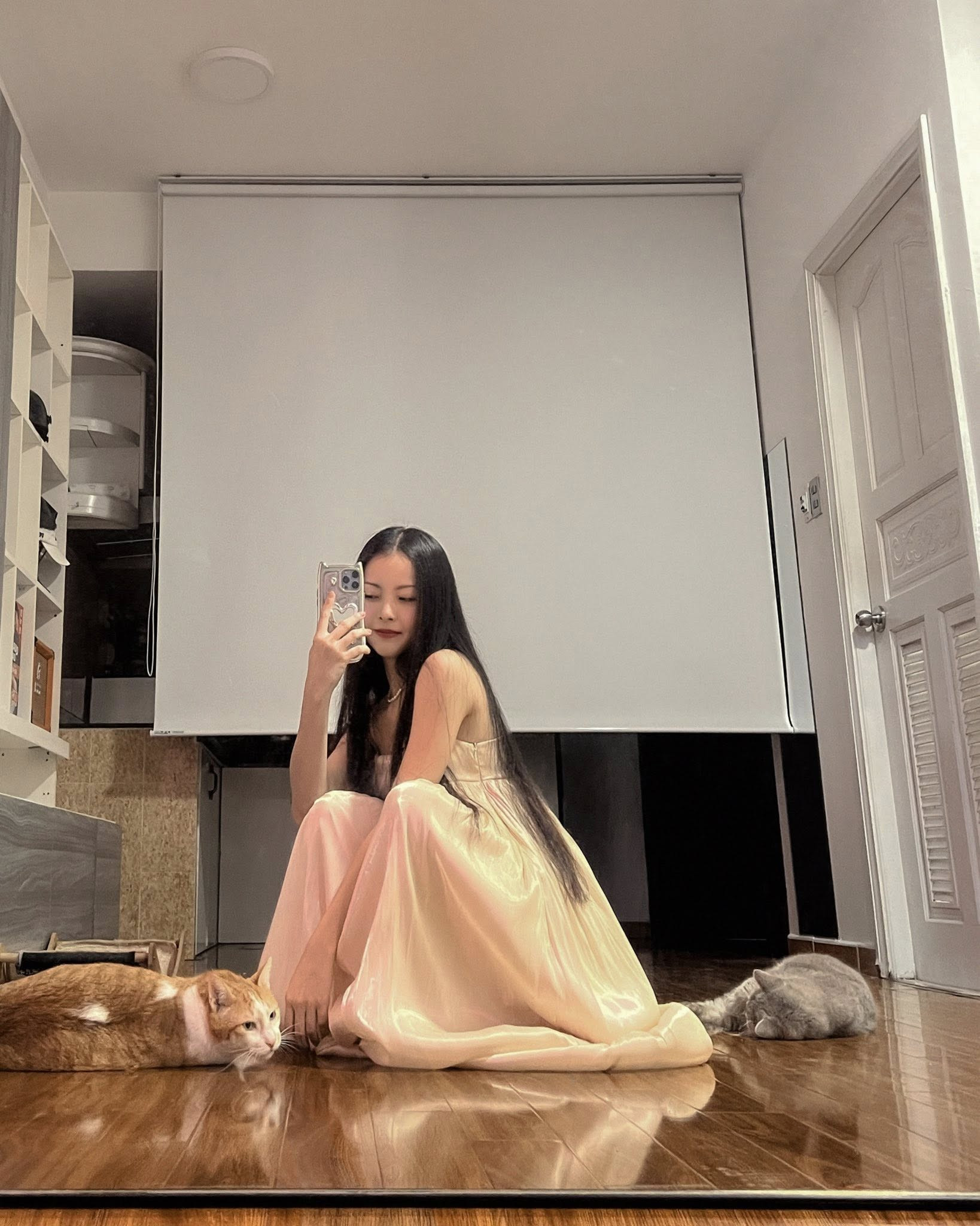 Vẻ đẹp gợi cảm, mỏng manh của ma nữ phim 'Đồi hành xác: Tà thuyết đen trở lại' - Ảnh 3.