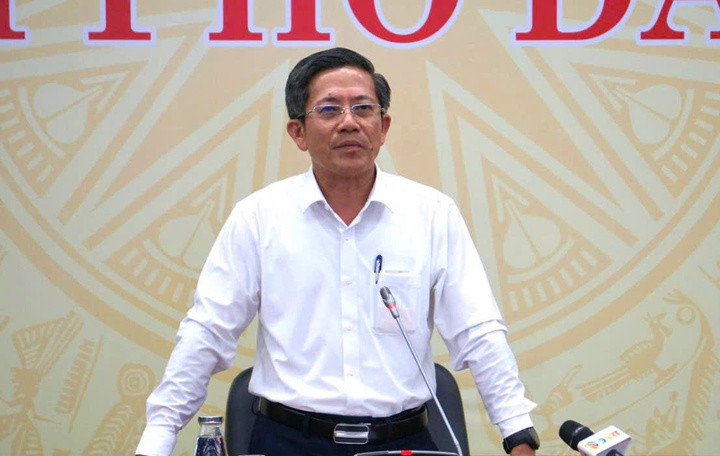 Phó Chủ tịch UBND TP Đà Nẵng Trần Nam Hưng chỉ đạo ứng phó bão số 10.