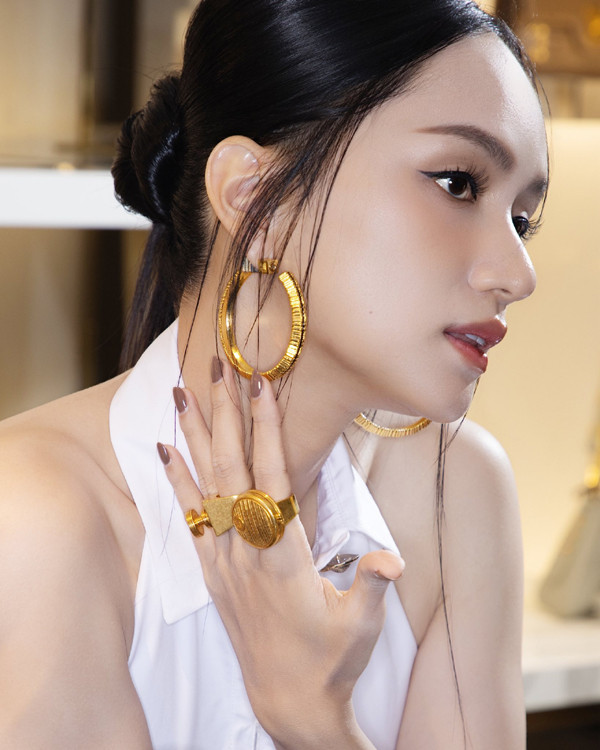 Mỹ nhân chuyển giới Việt Nam đầu tiên thi Miss Universe đời thực có làn da mọng nước, trắng mịn - Ảnh 5.