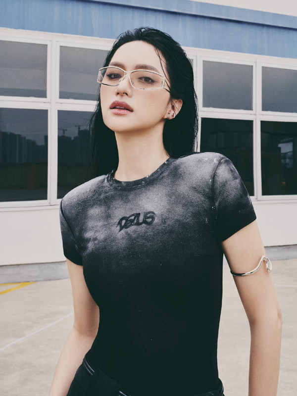 Mỹ nhân chuyển giới Việt Nam đầu tiên thi Miss Universe đời thực có làn da mọng nước, trắng mịn - Ảnh 7.