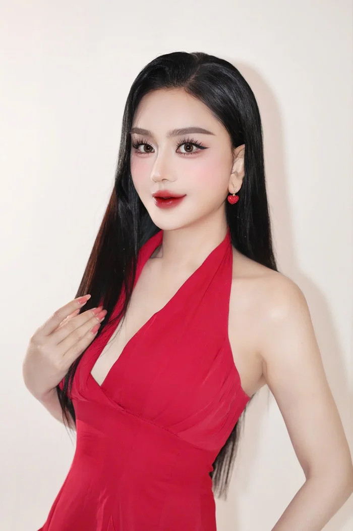 Nhan sắc Lâm Khánh Chi sau 10 ngày tiếp tục can thiệp