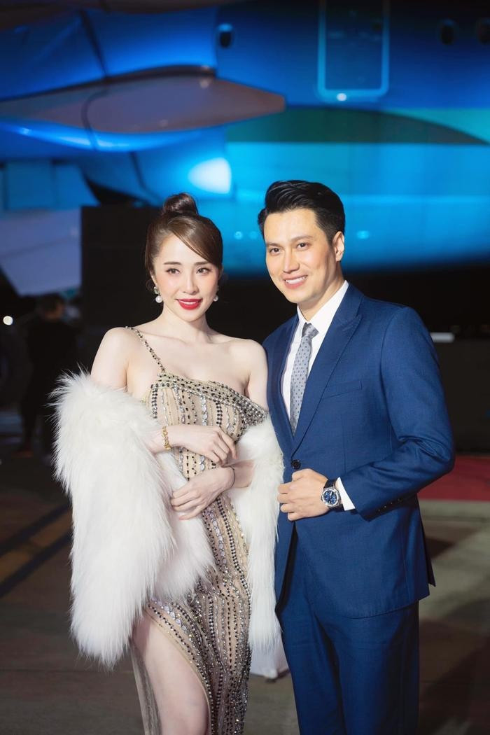 Quỳnh Nga nói gì về tin đồn đi khám thai với Việt Anh