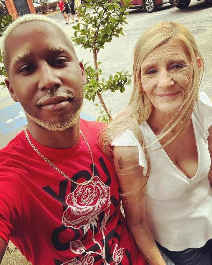 Cặp đôi đã đính hôn vào tháng 7/2021.