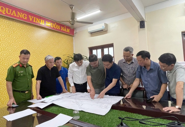 Lãnh đạo tỉnh Quảng Ninh cùng Tập đoàn Than - Khoáng sản Việt Nam nắm tình hình, chỉ đạo công tác cứu hộ cứu nạn các công nhân mắc kẹt.