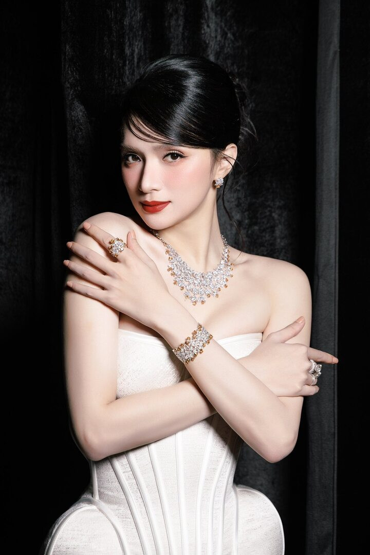 Hương Giang sẽ tham dự cuộc thi Miss Universe tại Thái Lan.