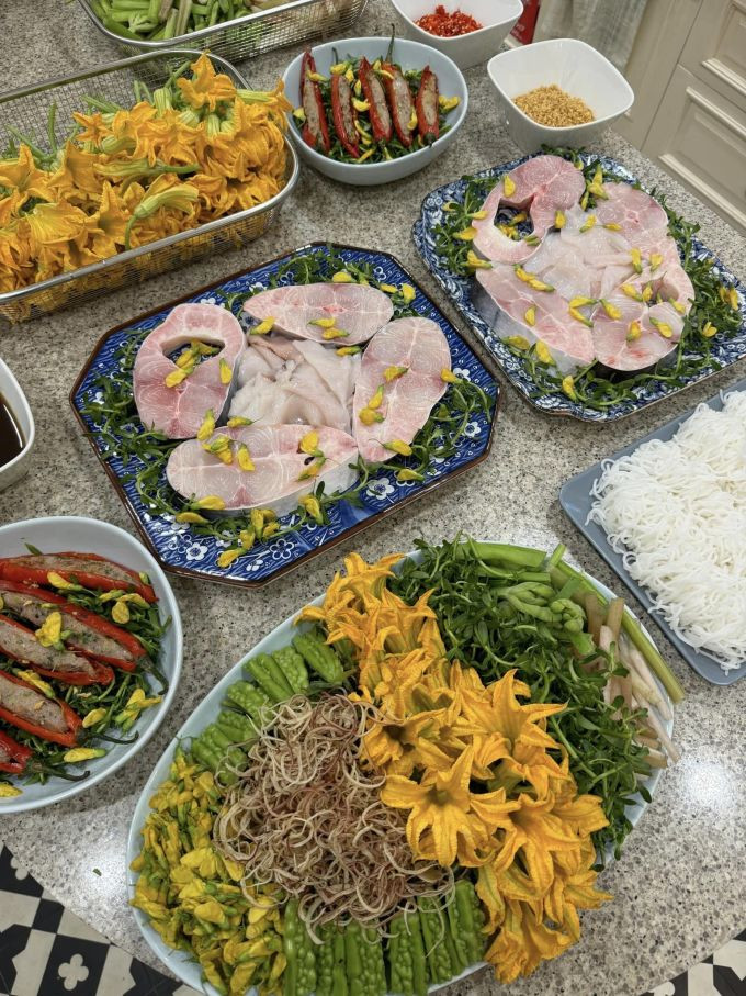 Tăng Thanh Hà cùng bạn nấu món miền Tây mùa nước nổi - Ảnh 7.