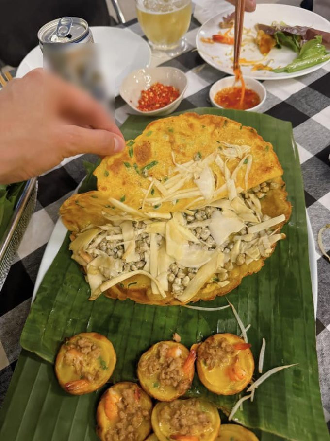 Tăng Thanh Hà cùng bạn nấu món miền Tây mùa nước nổi - Ảnh 3.