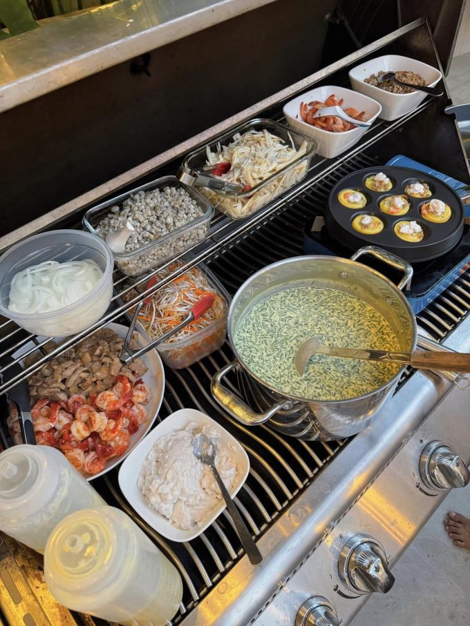 Tăng Thanh Hà cùng bạn nấu món miền Tây mùa nước nổi - Ảnh 2.